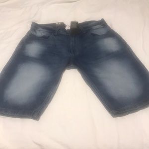 Short faded jeans